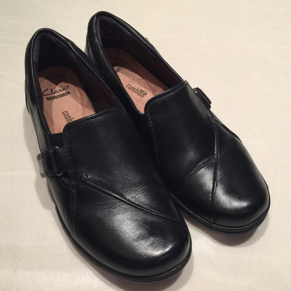 Clarks Black soft cushion women’s slip-on, 8.5M